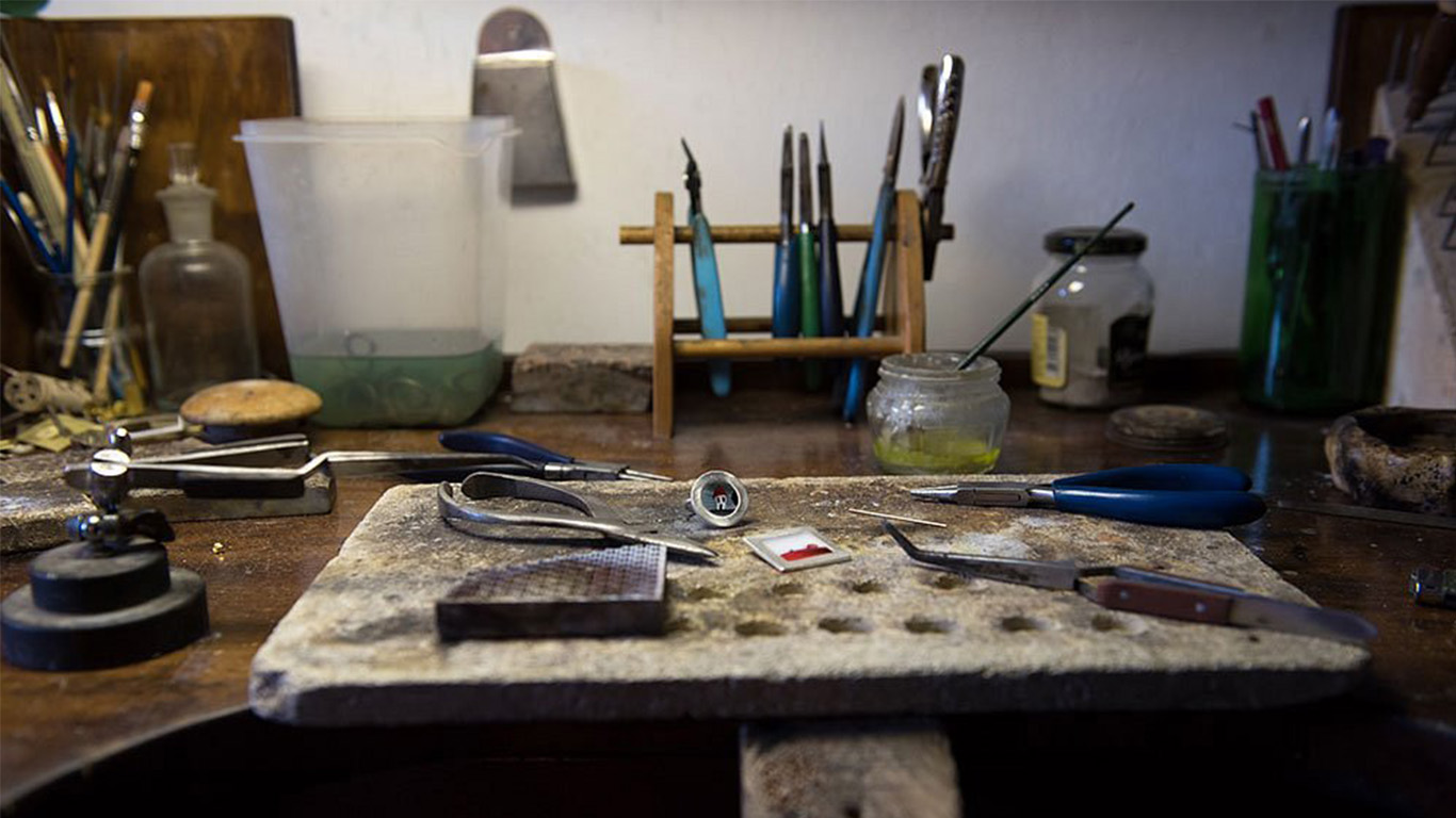 athens plaka shops handmade jewellery