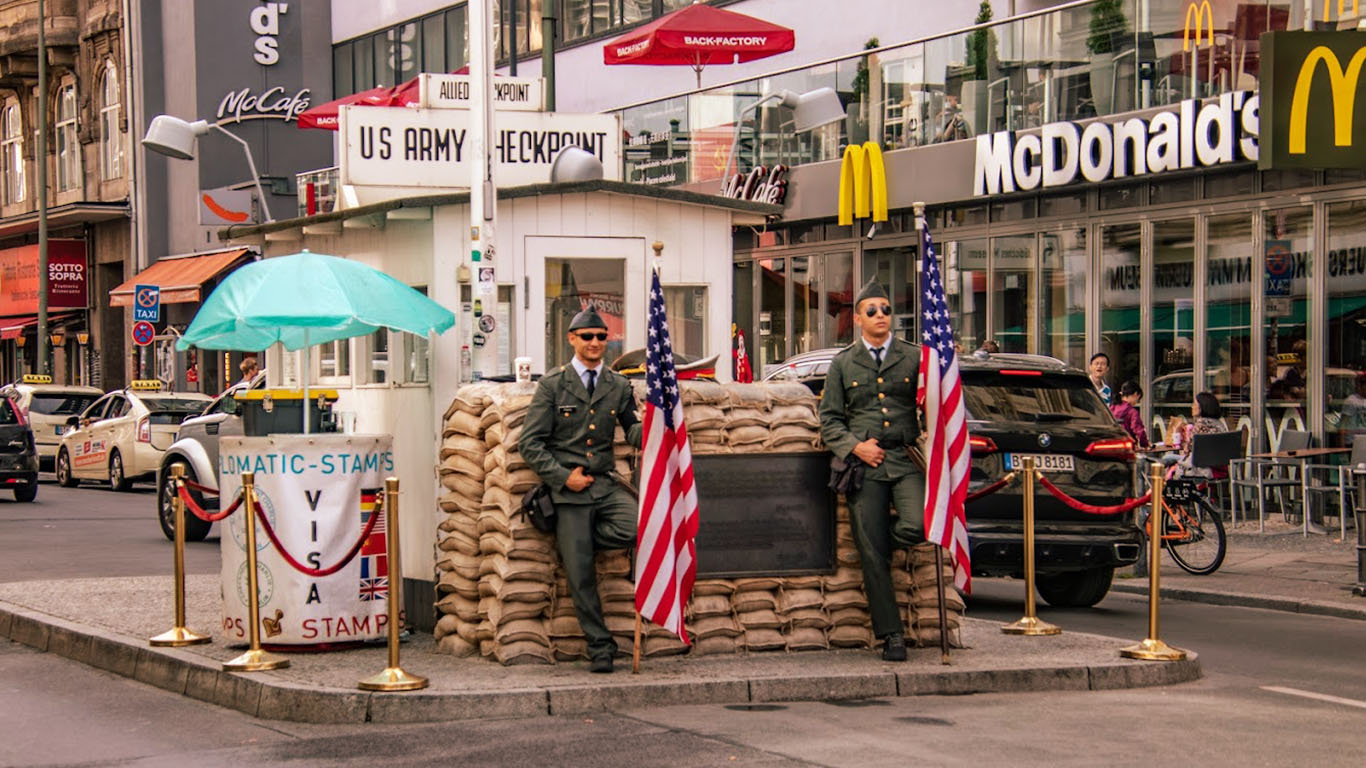 berin checkpoint charlie
